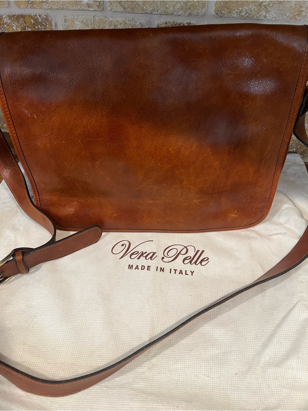 Vera Pelle Leather Messenger Bag - Brown